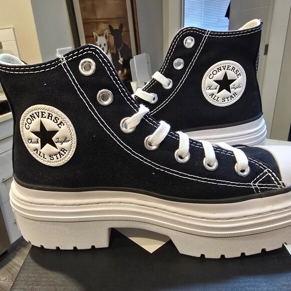 Women’s Converse LUGGED HIGH TOP Chuck Taylor All Star Canvas Size 9 US NEW - Picture 1 of 10